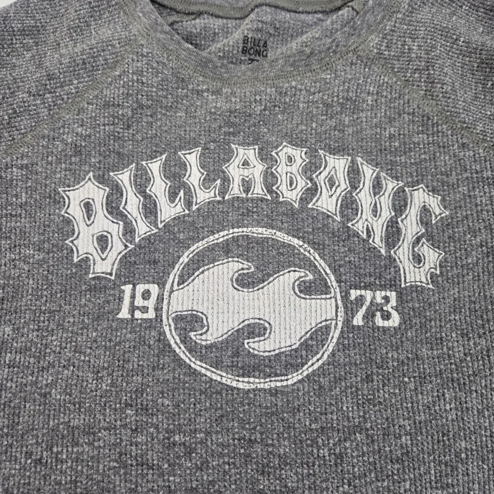 Billabong Thermal Shirt Mens Medium Grey Waffle Knit Long Sleeve 1973 Graphic‎ T